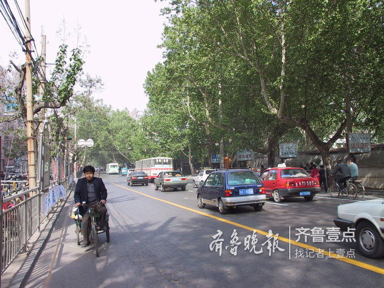 济南经十路 齐鲁晚报·齐鲁壹点记者 周青先摄2005年,济南长盛街和魏