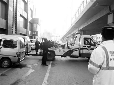 沈阳警方在城区开展违法停车专项整治 官宣:起