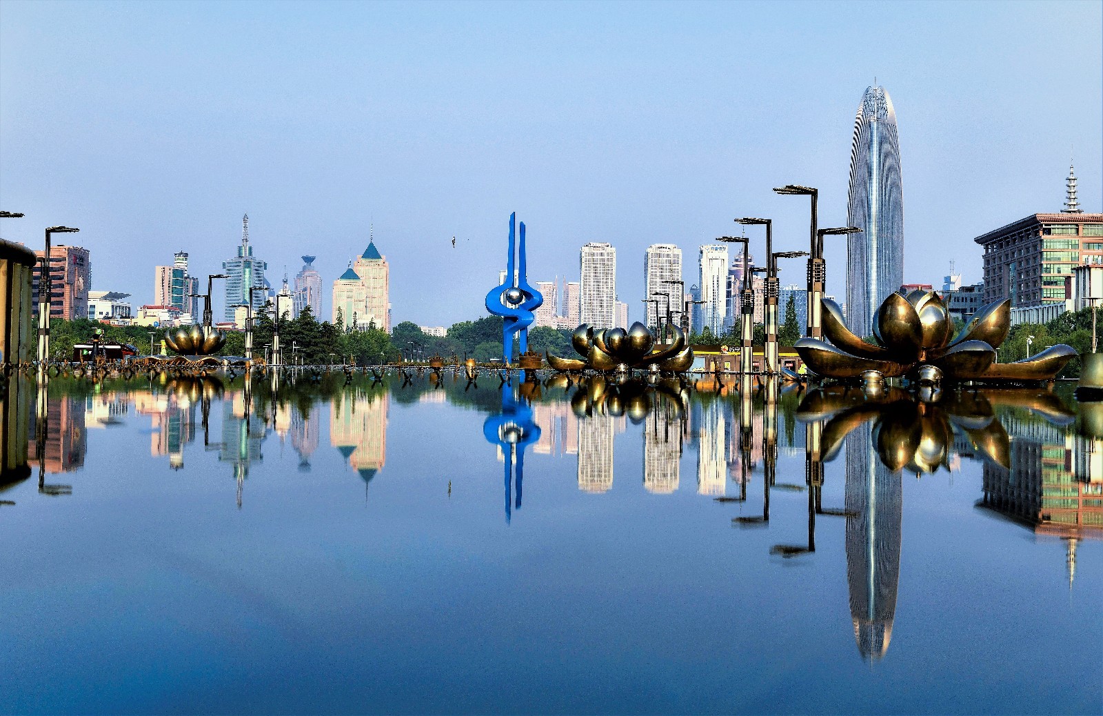 济南市2018经济总量_济南市经济发展地图(3)