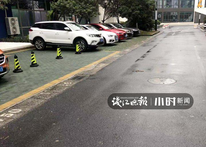 【园区】男子当街抱摔女生怎么回事 现场真实画面曝光十分残暴