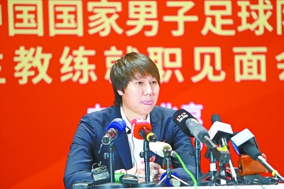 李铁上任谈国足归化球员也要竞争上岗