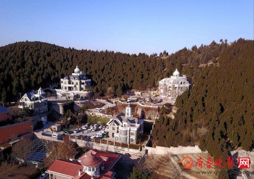 齐鲁晚报讯(记者 周青先 摄) 1月16日,济南金鸡岭别墅区,面积最大的