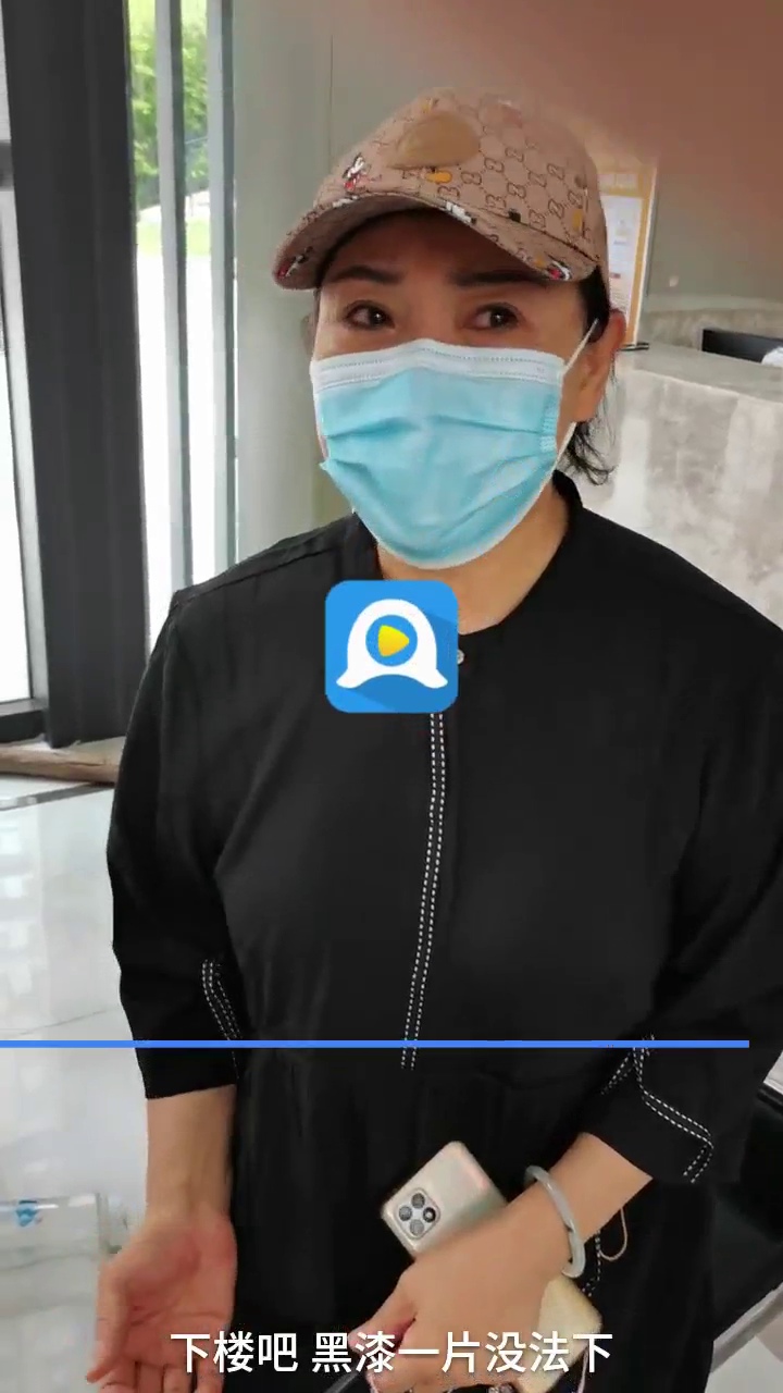 班长认真帮我检查作业