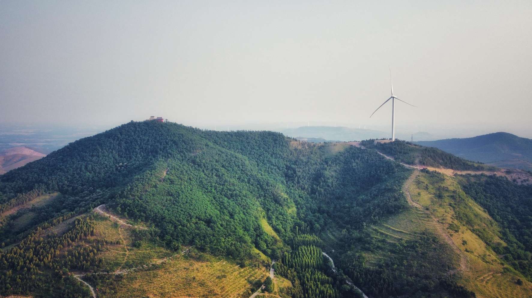 潍坊安丘航拍西南山区摘药山脚下古村落柘山镇邰家崖村