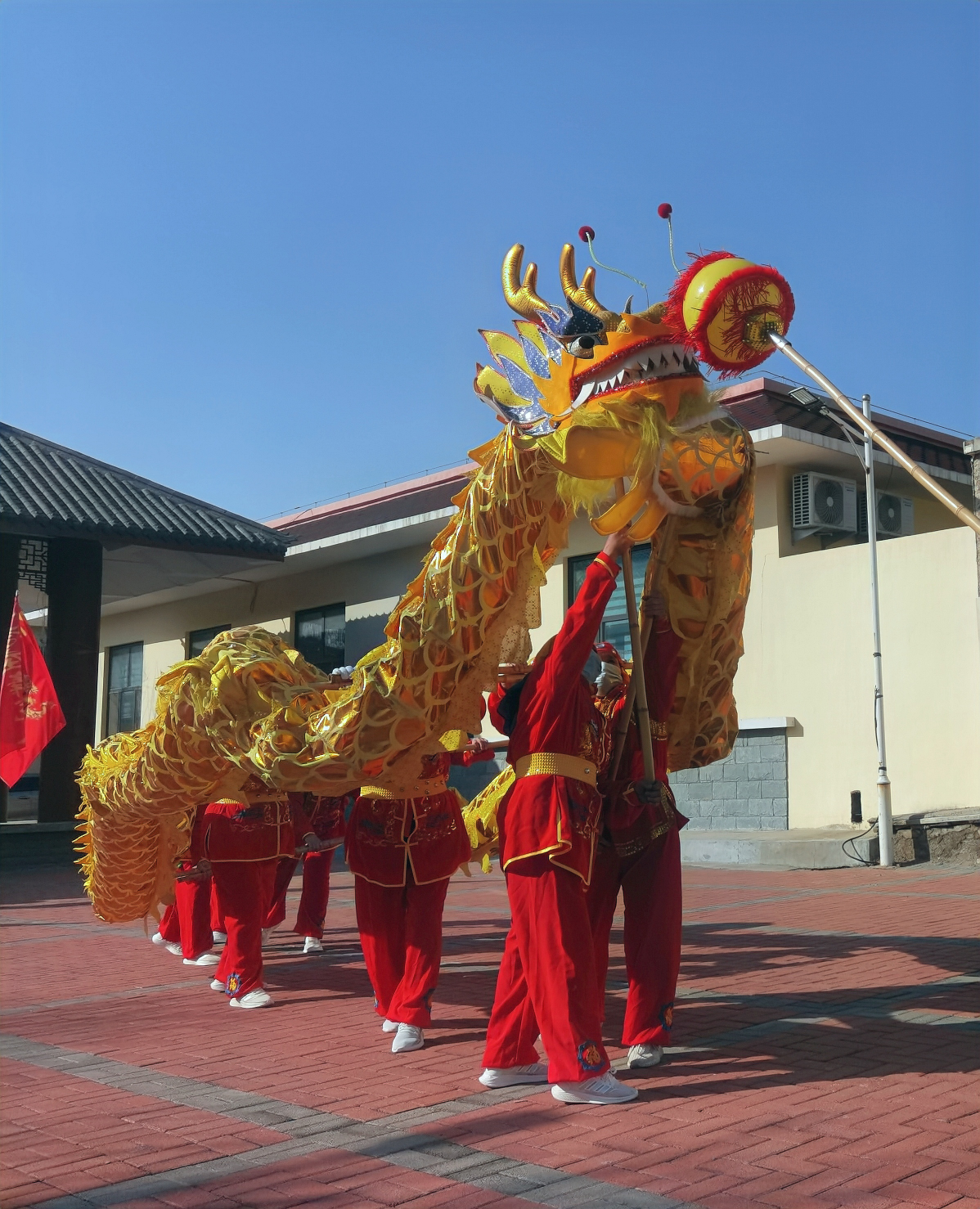 一支活跃在民间的舞龙队