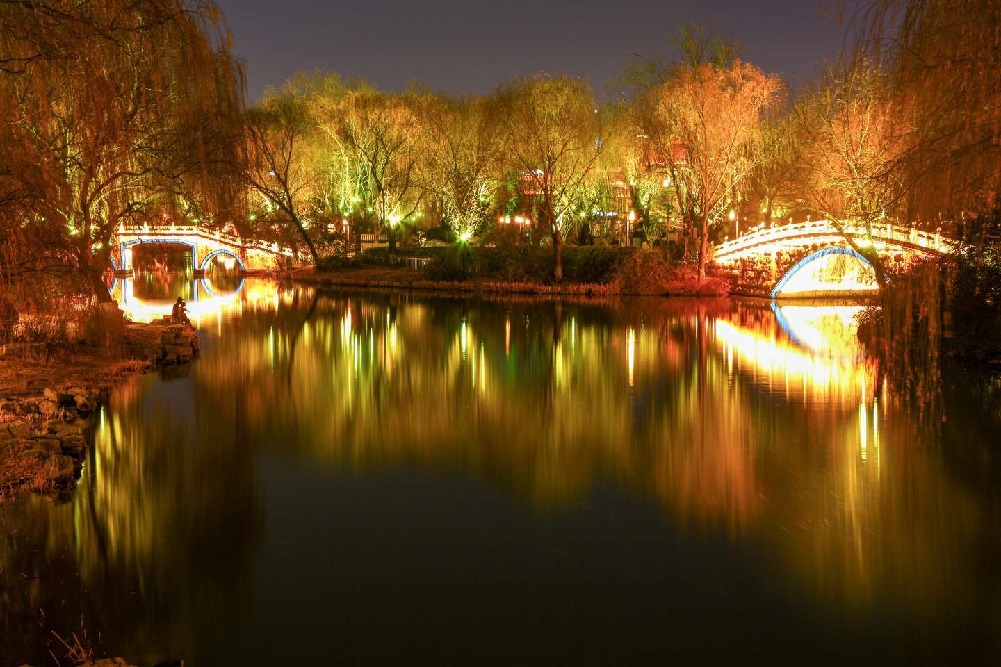 济南大明湖夜景,流光溢彩美轮美奂